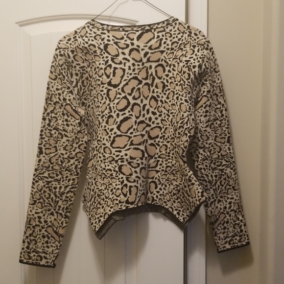 Top - Picture 2 of 3